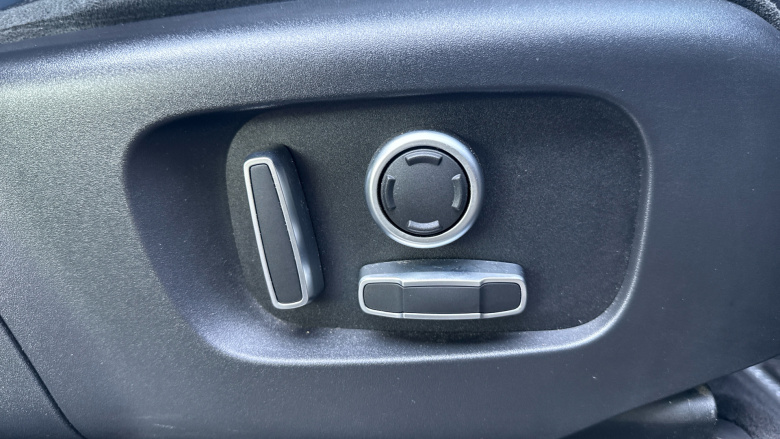 Land Rover Range Rover Evoque 2.0 D200 R-Dynamic SE 5dr Auto Diesel Hatchback